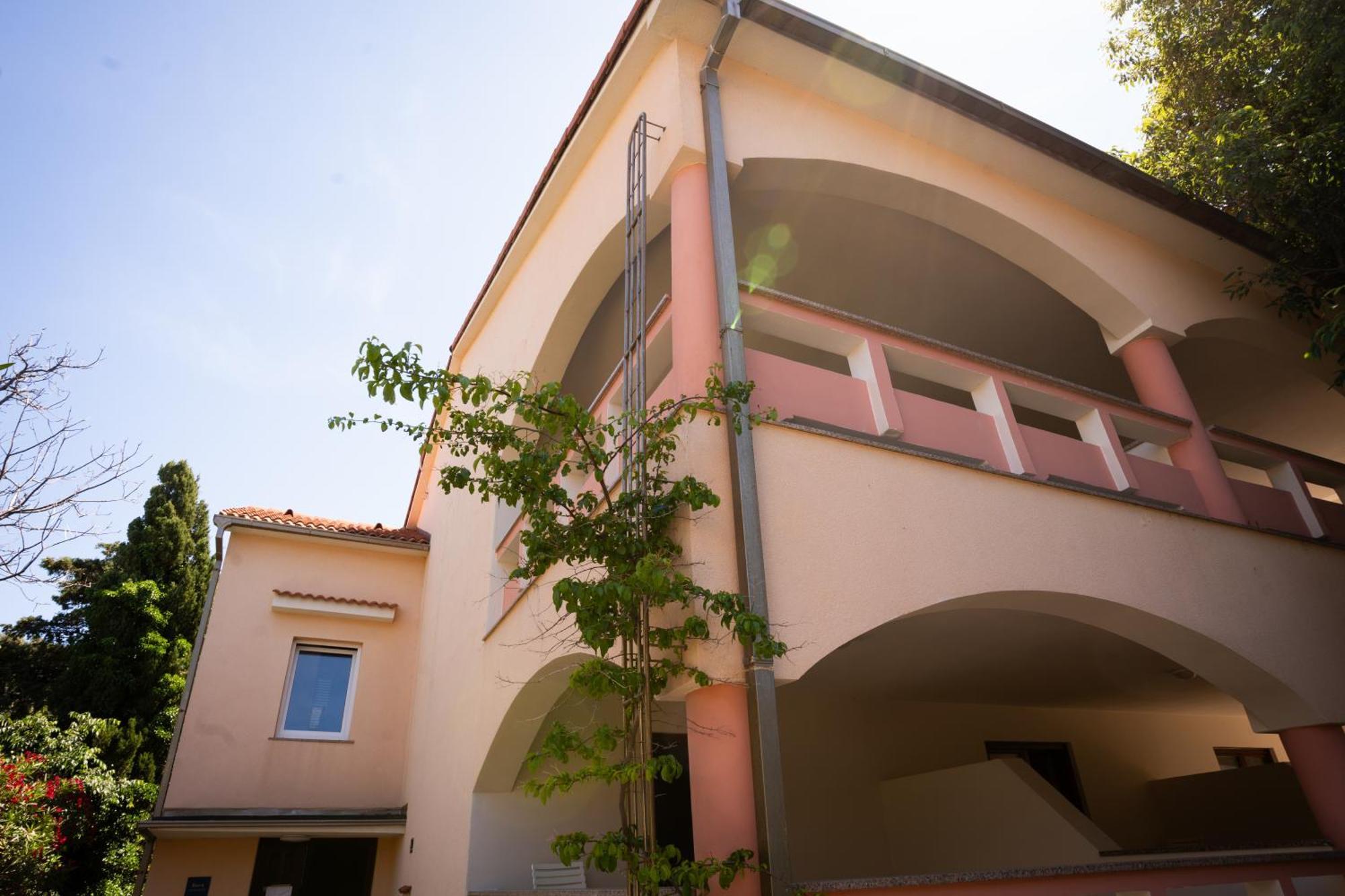 Villa Barbara Oasis Central Suite With Terrace نوفاليا المظهر الخارجي الصورة