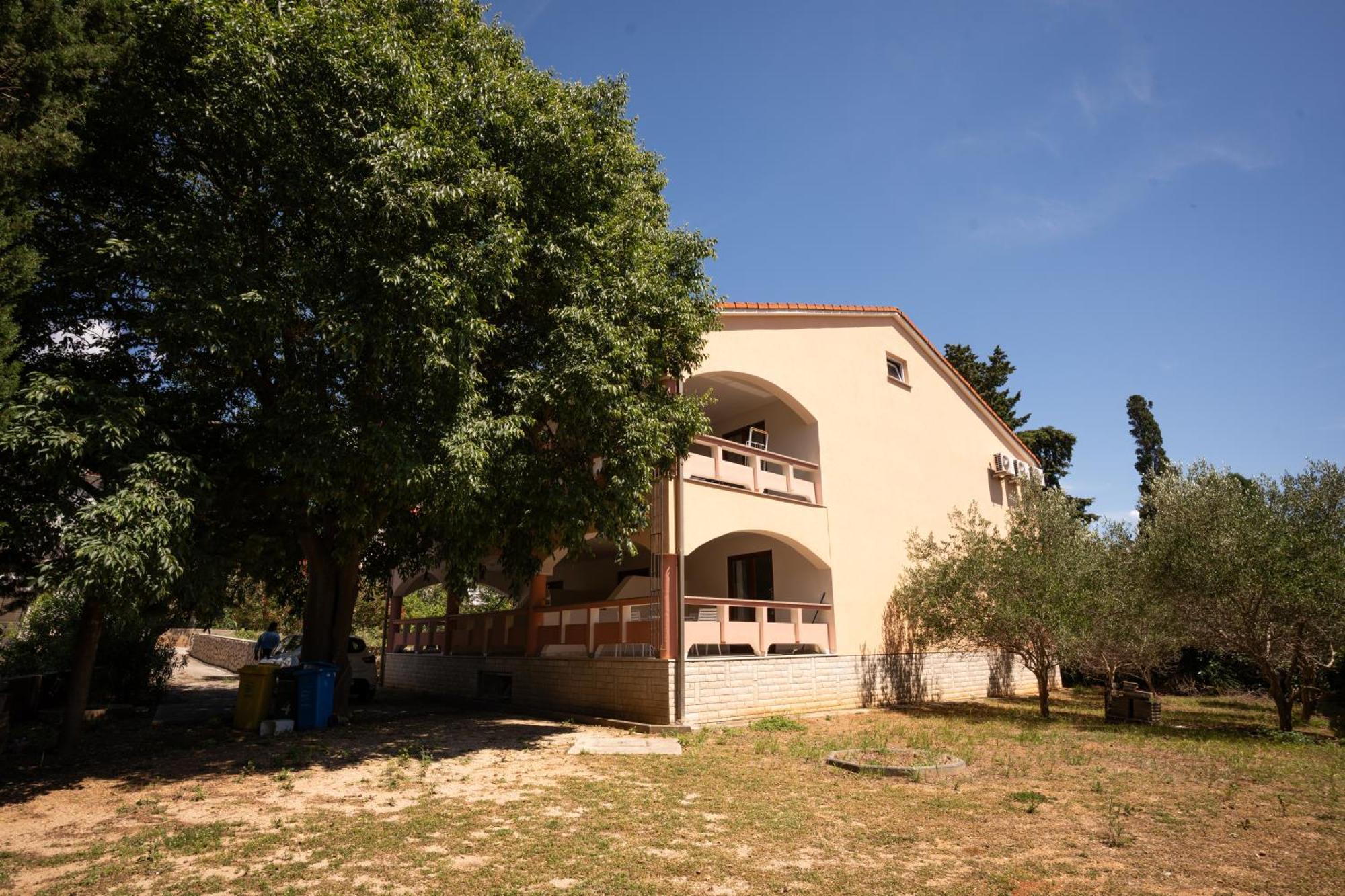 Villa Barbara Oasis Central Suite With Terrace نوفاليا المظهر الخارجي الصورة