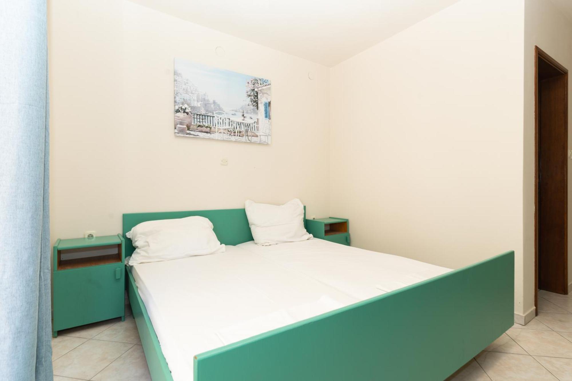 Villa Barbara Oasis Central Suite With Terrace نوفاليا المظهر الخارجي الصورة