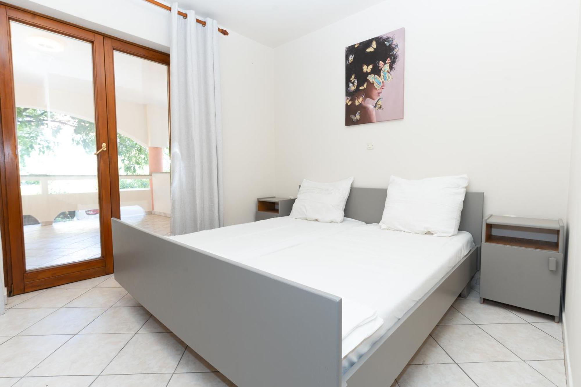 Villa Barbara Oasis Central Suite With Terrace نوفاليا المظهر الخارجي الصورة